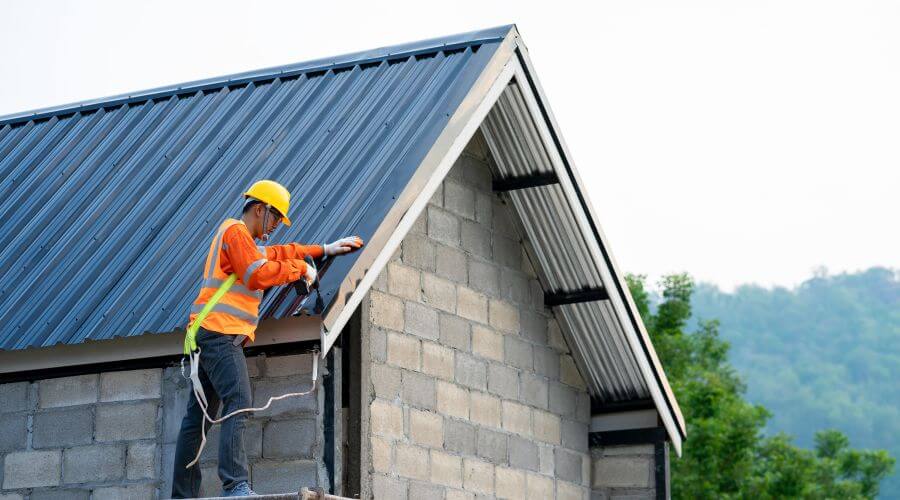 Expert Emergency Roof Repairs services in Pollok, TX